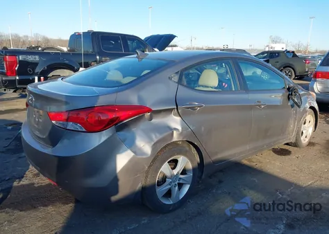 2013 Hyundai Elantra Gls/Limited z USA, uszkodzony, nr VIN 5NPDH4AE7DH210230